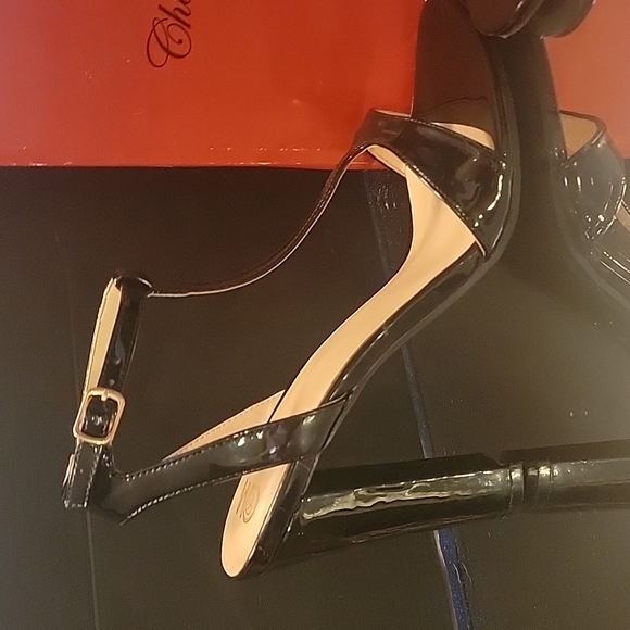 Like new Chelsea Moreland black foux patent leather in box sz 8.5 - Picture 6 of 6